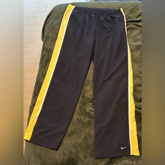 RETRO Nike navy and yellow track pants - Picture 4 of 8